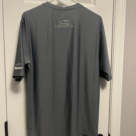 Oneill Shirt Large Gray Guard
Surfing SPF 50 Nylon Slim Fit with one flaw - Picture 6 of 6